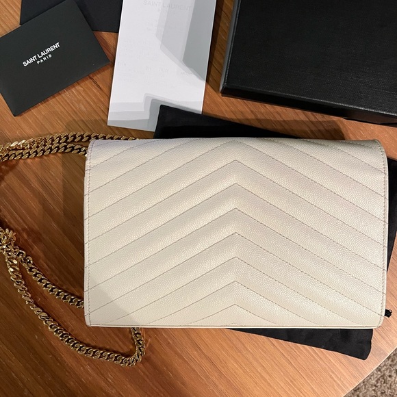 Saint Laurent Cassandre Chain Wallet - Picture 13 of 14